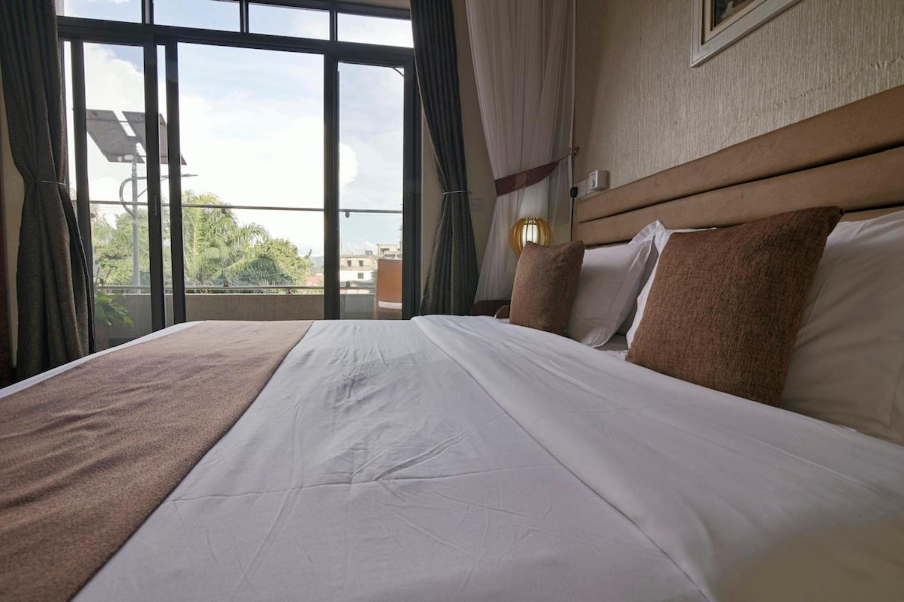 Hoima Buffalo Hotel & Business Hub Ltd ภายนอก รูปภาพ