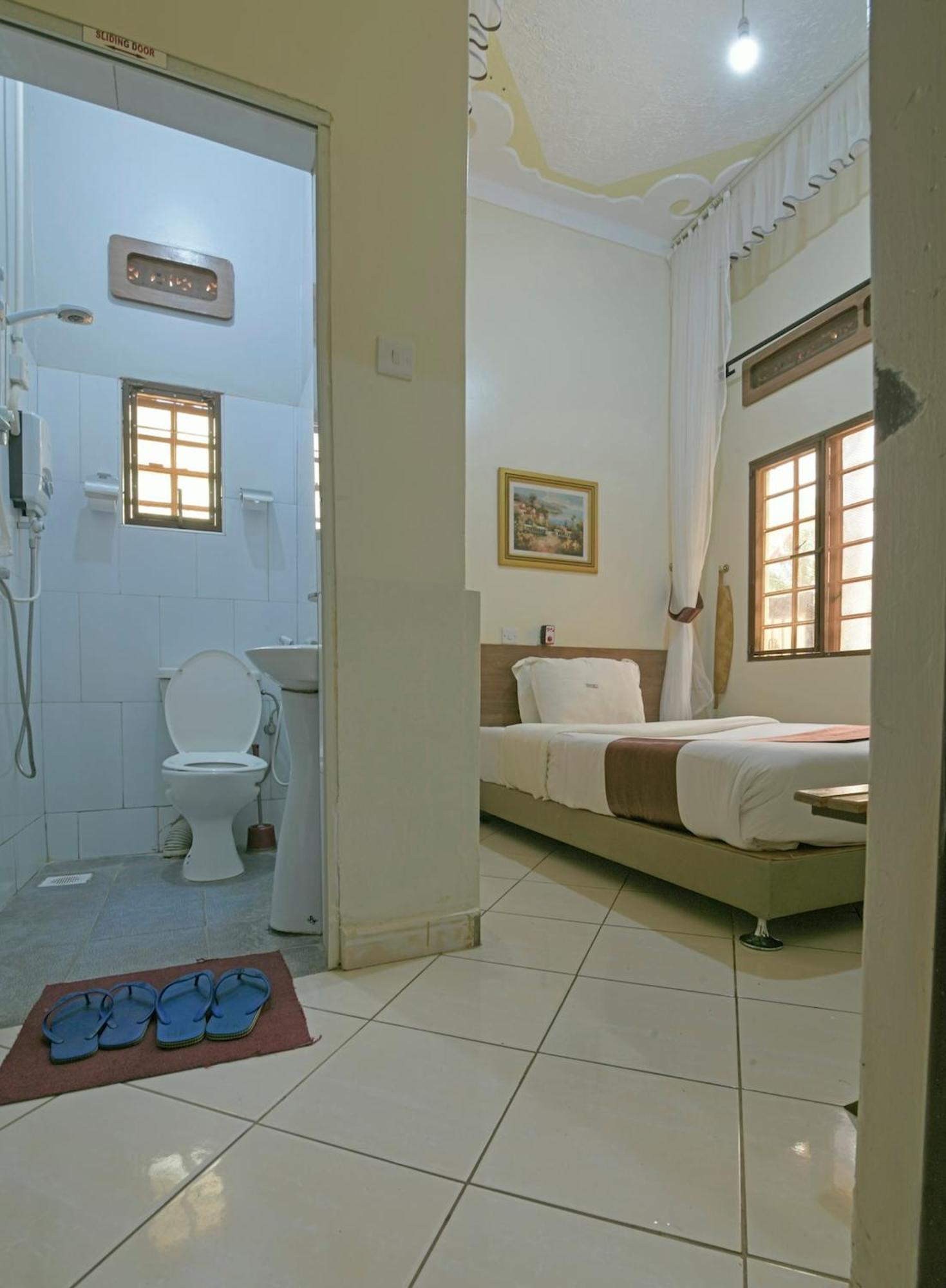 Hoima Buffalo Hotel & Business Hub Ltd ภายนอก รูปภาพ